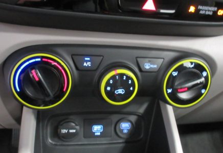 Image for used 2021 HYUNDAI VENUE 21
