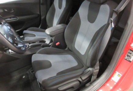Image for used 2020 HYUDAI VELOSTER 21