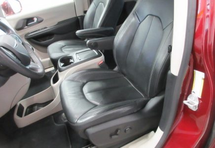 Image for used 2022 CHRYSLER PACIFICA 24