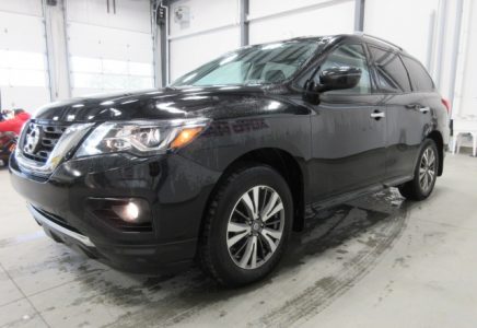 Image for used 2019 NISSAN PATHFINDER SV 4