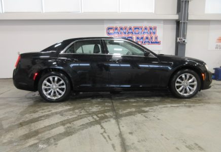 Image for used 2017 CHRYSLER 300 8
