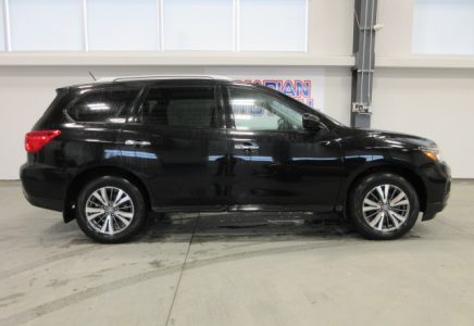 Image for used 2019 NISSAN PATHFINDER SV 8