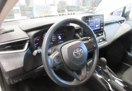 Image for used 2021 TOYOTA COROLLA 18