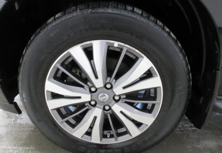 Image for used 2019 NISSAN PATHFINDER SV 9