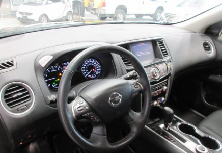 Image for used 2019 NISSAN PATHFINDER SV 10