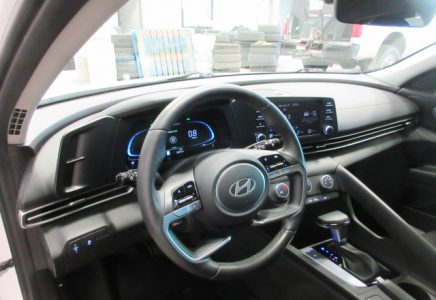 Image for used 2024 HYUNDAI ELANTRA 10