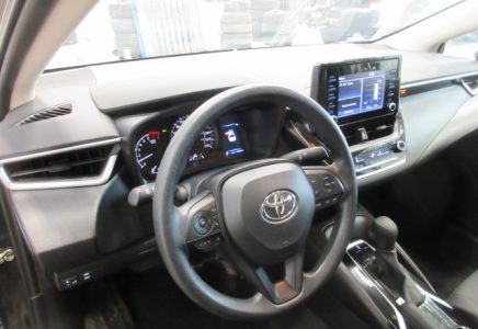Image for used 2022 TOYOTA COROLLA 10