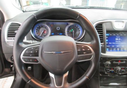 Image for used 2017 CHRYSLER 300 13