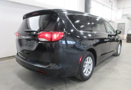 Image for used 2022 CHRYSLER GRAND CARAVAN SXT 7