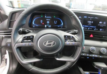 Image for used 2024 HYUNDAI ELANTRA 12