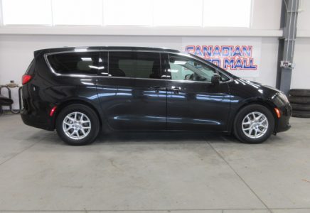 Image for used 2022 CHRYSLER GRAND CARAVAN SXT 8