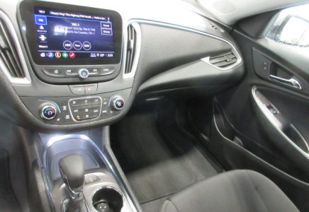 Image for used 2023 CHEVROLET MALIBU 16