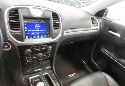 Image for used 2017 CHRYSLER 300 17