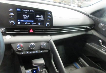 Image for used 2024 HYUNDAI ELANTRA 16