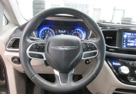 Image for used 2022 CHRYSLER GRAND CARAVAN SXT 12