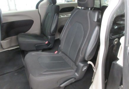 Image for used 2022 CHRYSLER GRAND CARAVAN SXT 23