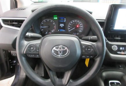 Image for used 2023 TOYOTA COROLLA 13