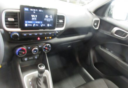 Image for used 2024 HYUNDAI VENUE 14