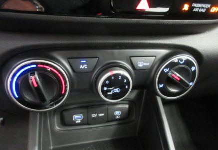 Image for used 2024 HYUNDAI VENUE 21