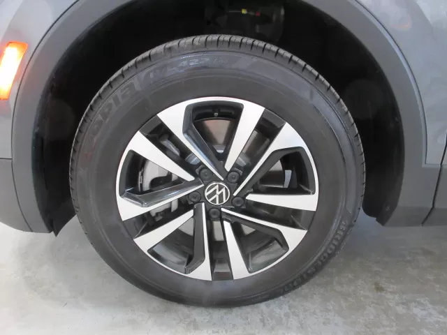 2024 VOLKSWAGEN TIGUAN TRENDLINE