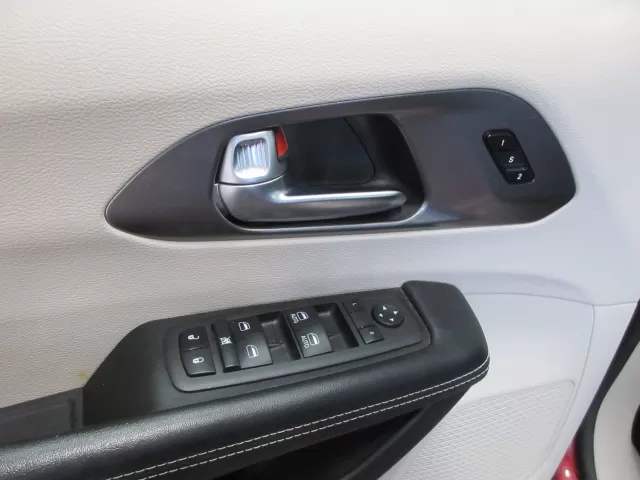 2022 CHRYSLER PACIFICA