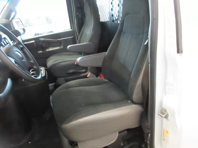 2023 GMC SAVANA CARGO VAN