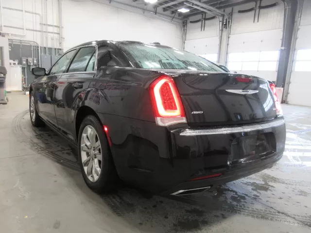 2017 CHRYSLER 300