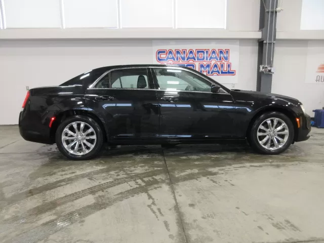2017 CHRYSLER 300