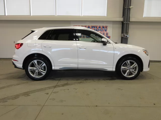 2021 AUDI Q3