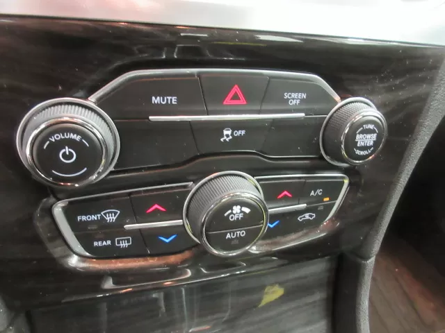 2017 CHRYSLER 300