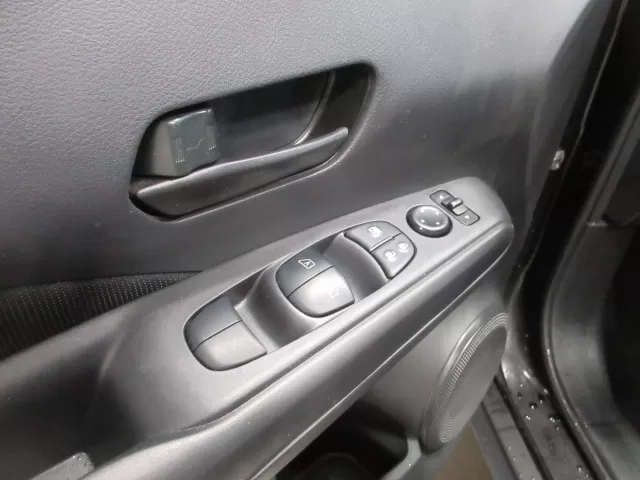 2023 NISSAN KICKS