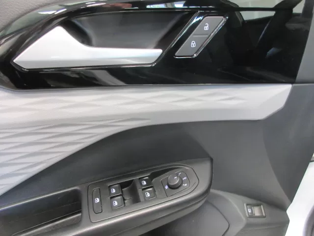 2023 VOLKSWAGEN TAOS