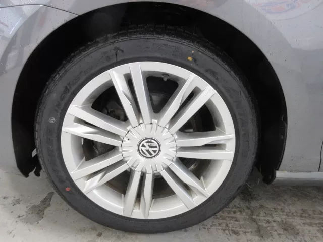 2016 VOLKSWAGEN GOLF