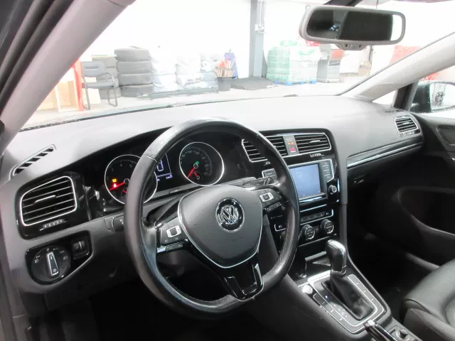 2016 VOLKSWAGEN GOLF
