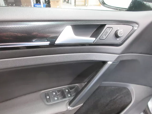 2016 VOLKSWAGEN GOLF