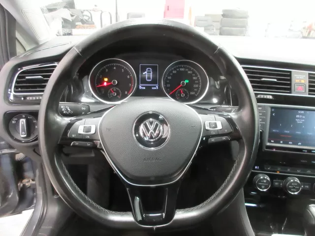 2016 VOLKSWAGEN GOLF