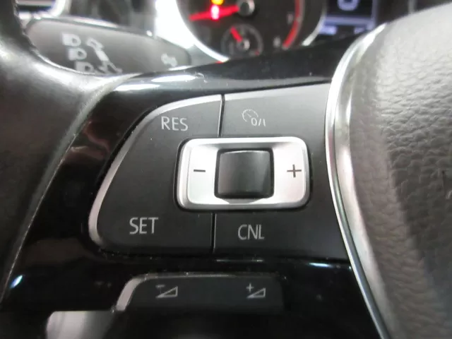 2016 VOLKSWAGEN GOLF