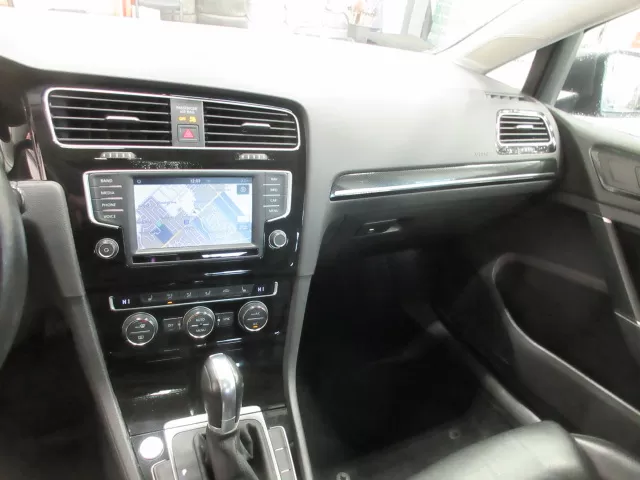 2016 VOLKSWAGEN GOLF