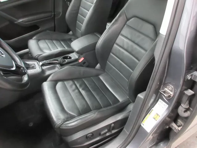 2016 VOLKSWAGEN GOLF