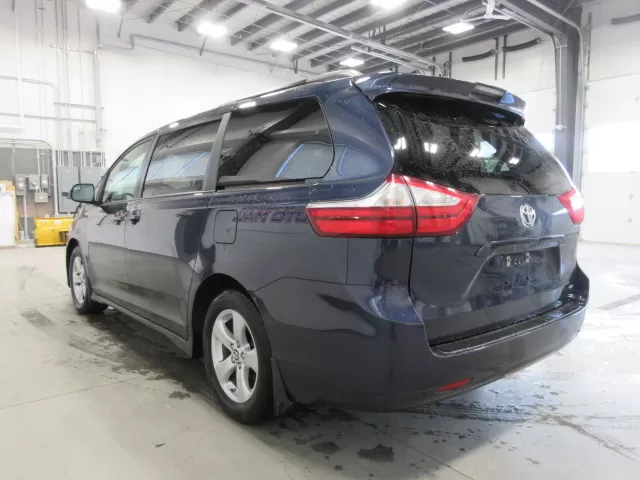 2019 TOYOTA SIENNA