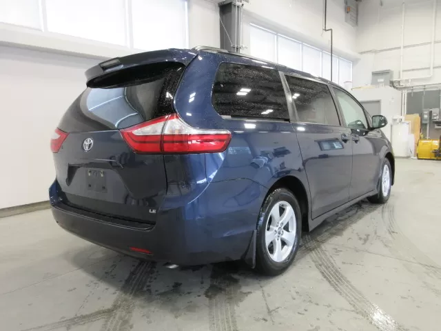 2019 TOYOTA SIENNA
