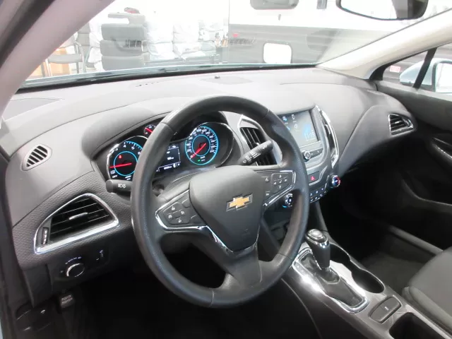 2017 CHEVROLET CRUZE LT