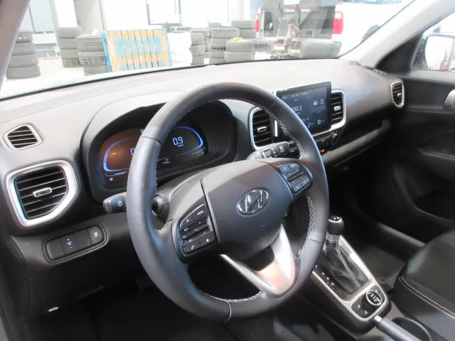 2024 HYUNDAI VENUE PREFERRED