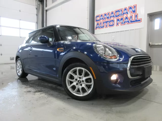 2017 MINI COOPER