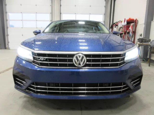 2017 VOLKSWAGEN PASSAT