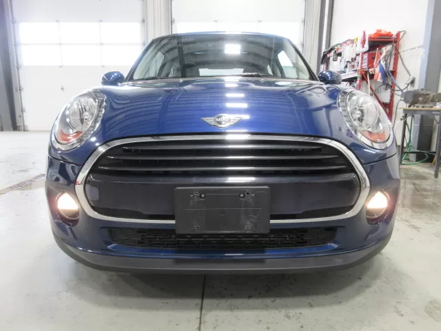 2017 MINI COOPER