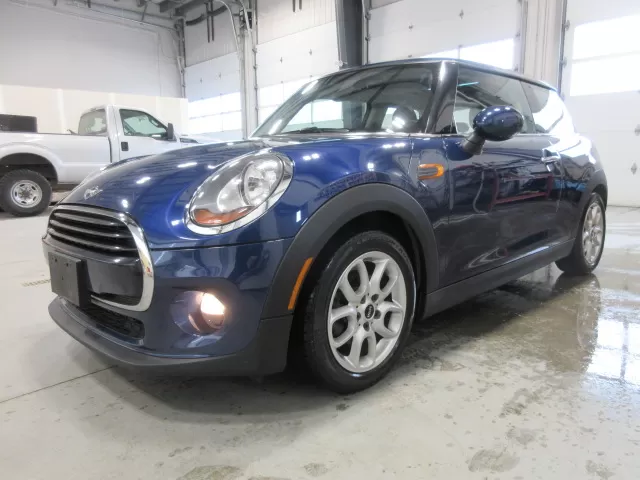 2017 MINI COOPER