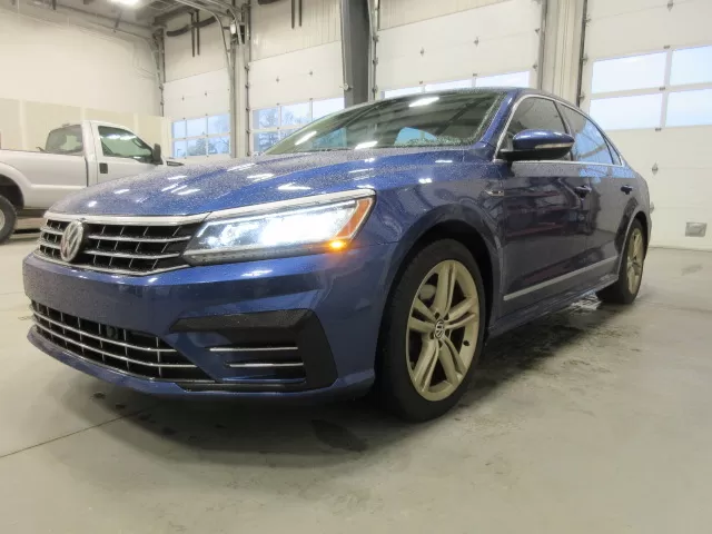 2017 VOLKSWAGEN PASSAT