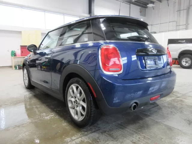 2017 MINI COOPER