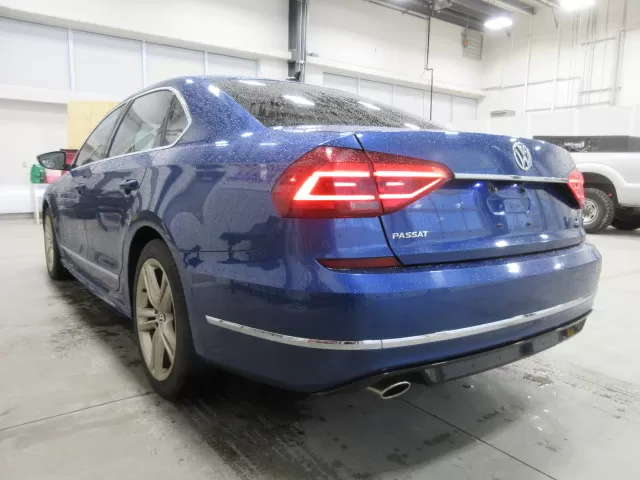 2017 VOLKSWAGEN PASSAT